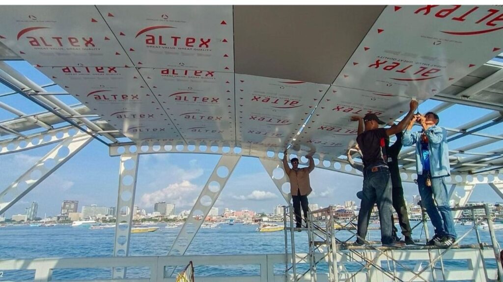 โครงการก่อสร้างหลังคาทางเดินสะพานท่าเทียบเรือแหลมบาลีฮาย 6 KohLarn.co 2024 09 28T223919.562
