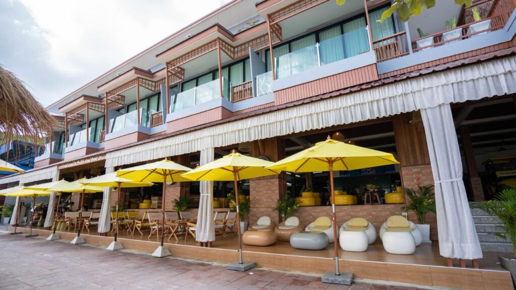 9 ที่พักเกาะล้านมีสระว่ายน้ำ 17 KohLarn.co 2025 02 08T202421.087