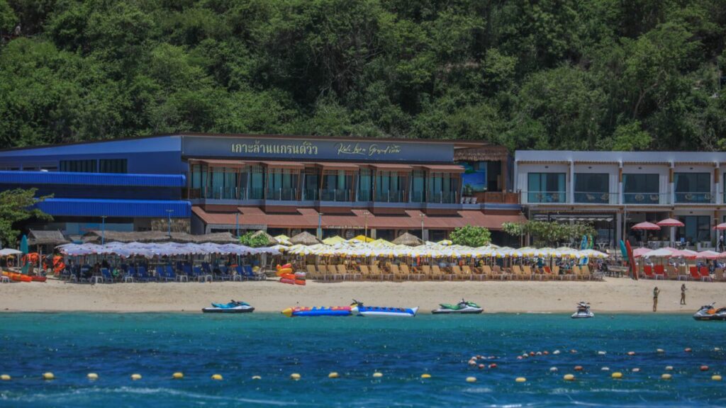 9 ที่พักเกาะล้านมีสระว่ายน้ำ 16 KohLarn.co 2025 02 08T202517.255