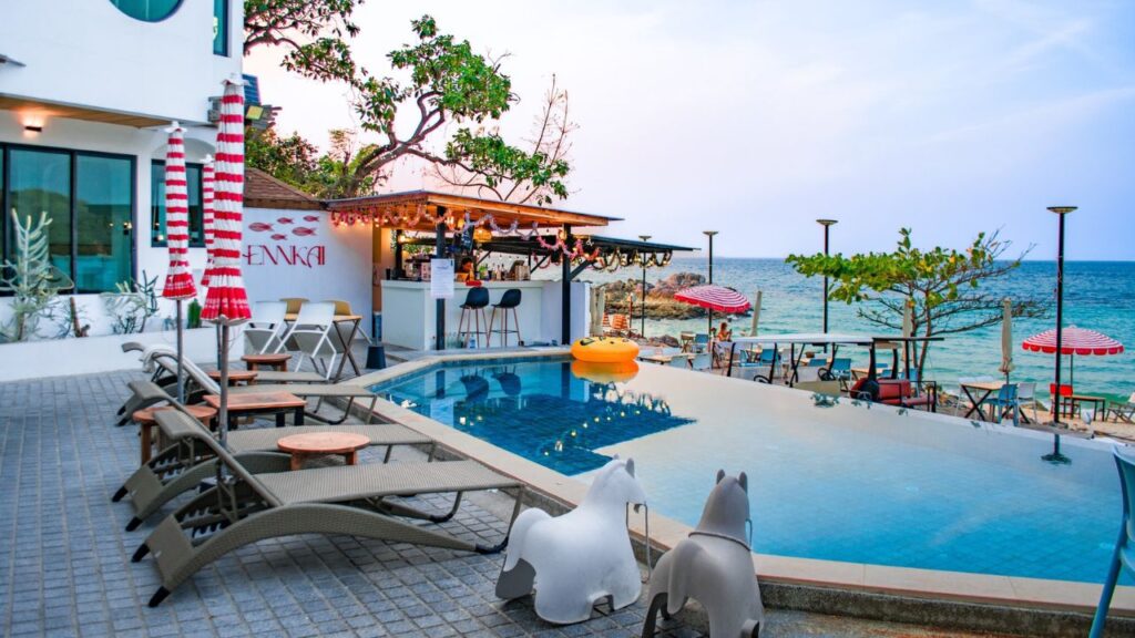 9 ที่พักเกาะล้านมีสระว่ายน้ำ 51 KohLarn.co 2025 02 08T205211.941