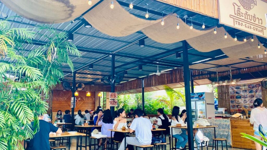 โต๊ะกับข้าว เกาะล้าน 3 KohLarn.co 2025 02 21T010518.005