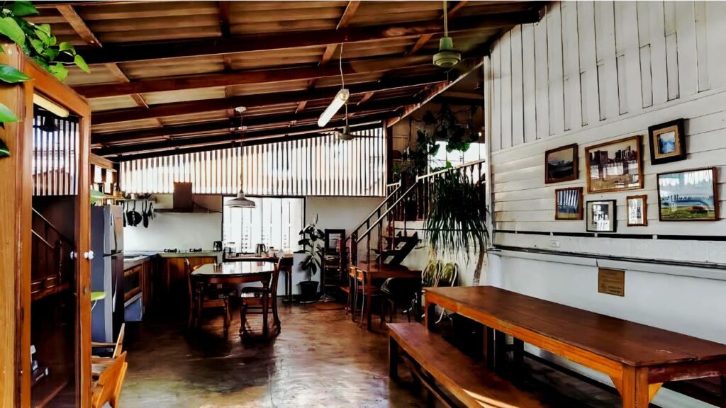 เผลอสุขใจ Cafe and Bed 11 KohLarn.co 2025 03 13T223020.621 1