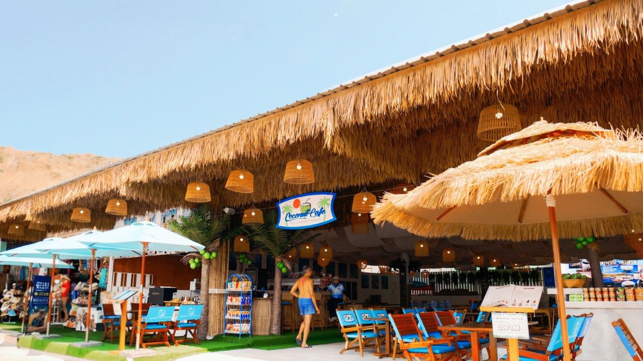 หน้าร้าน Coconut Cafe KohLarn.co 2025 05 30T200250.976