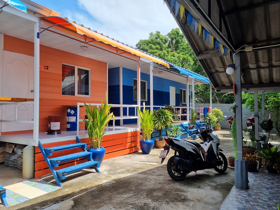 T&T KohLarn Resort and bar